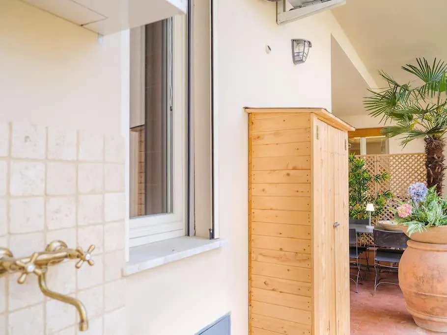 Casa Silvia - Honeymoon Flat With Green Terrace Florence Apartment