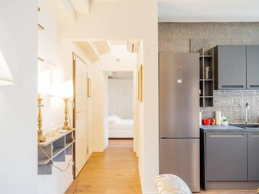 Casa Silvia - Honeymoon Flat With Green Terrace Florence 0*,  Italy