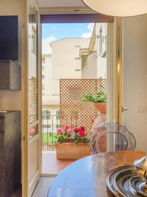 Casa Silvia - Honeymoon Flat With Green Terrace Florence Apartment