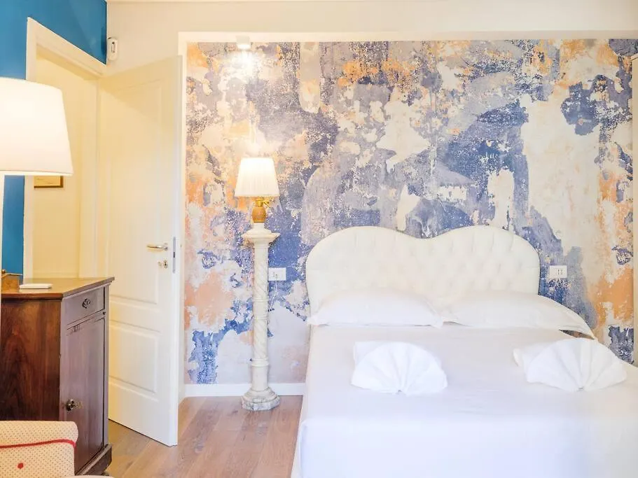 Casa Silvia - Honeymoon Flat With Green Terrace Florence 0*,  Italy
